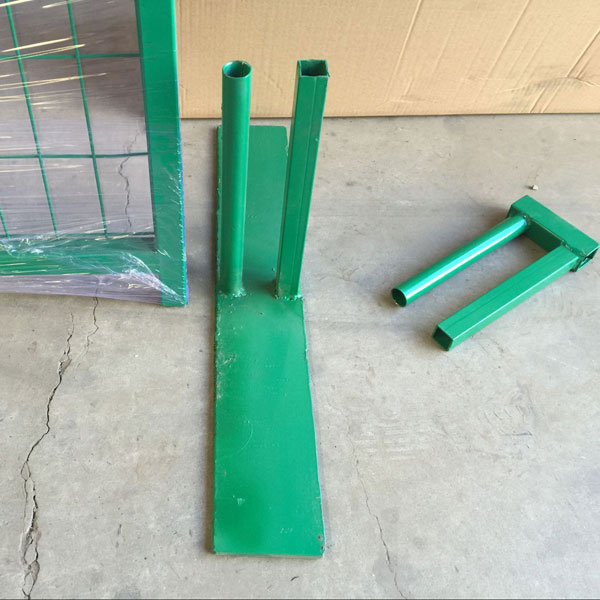 Temporary fence stand