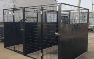 Dog kennel with fight guard